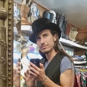 Meet your Posher, Mathew